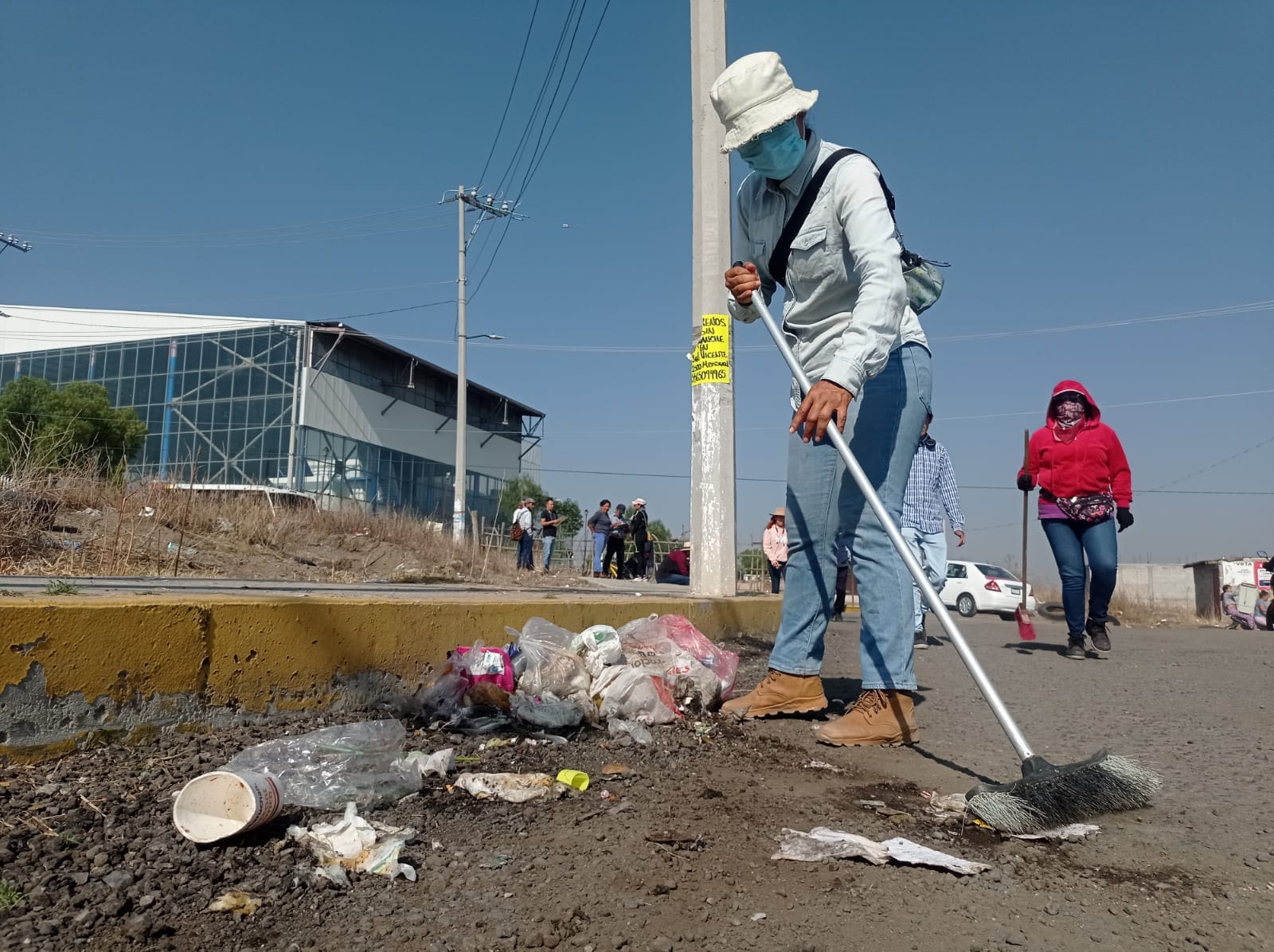 1680438864 54 JORNADA DE LIMPIEZA EN AV PIRULES POR SERVIDORES PUBLICOS DE