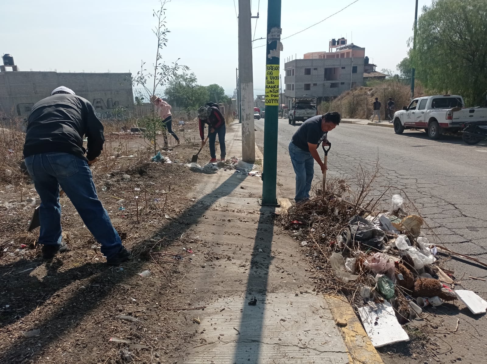 1680438916 JORNADA DE LIMPIEZA EN AV PIRULES POR SERVIDORES PUBLICOS DE