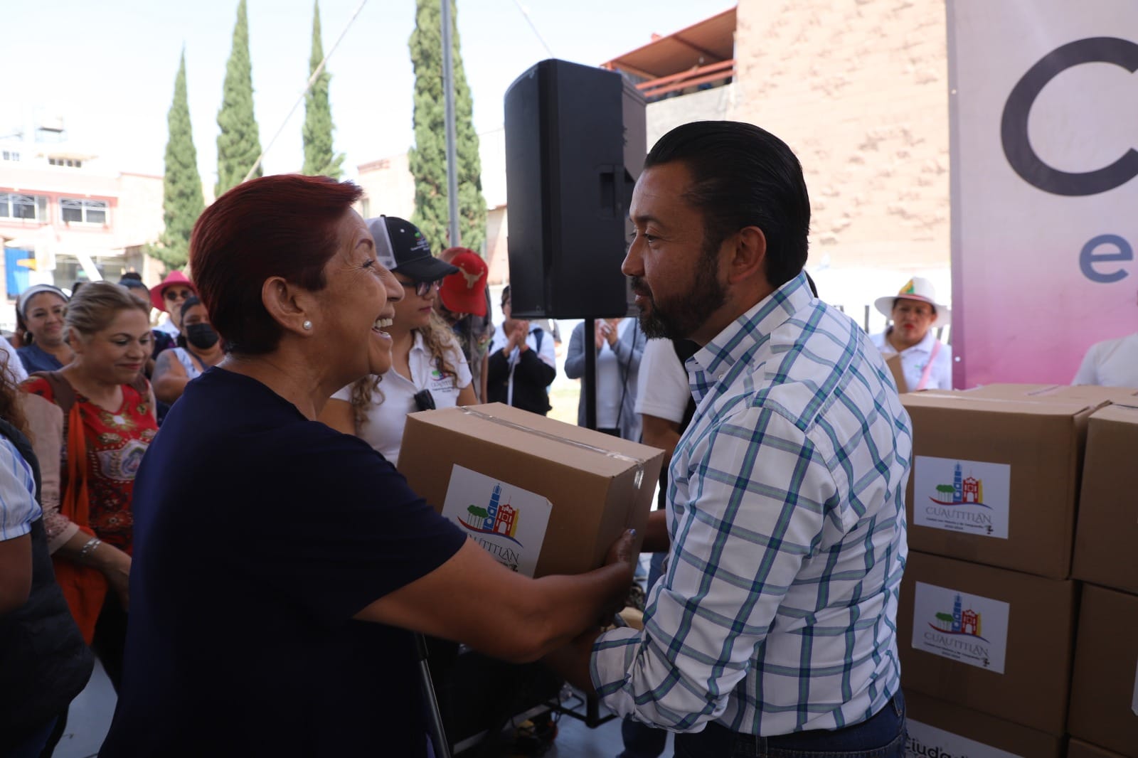 1680439280 977 Durante la entrega de apoyos alimentarios del programa Ciudadanos a