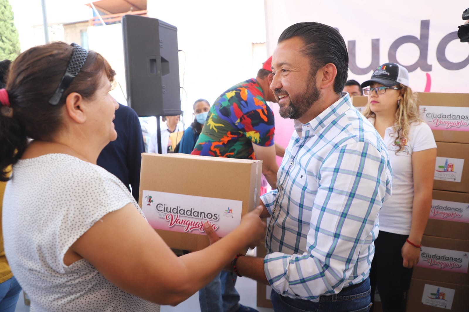 1680439288 439 Durante la entrega de apoyos alimentarios del programa Ciudadanos a