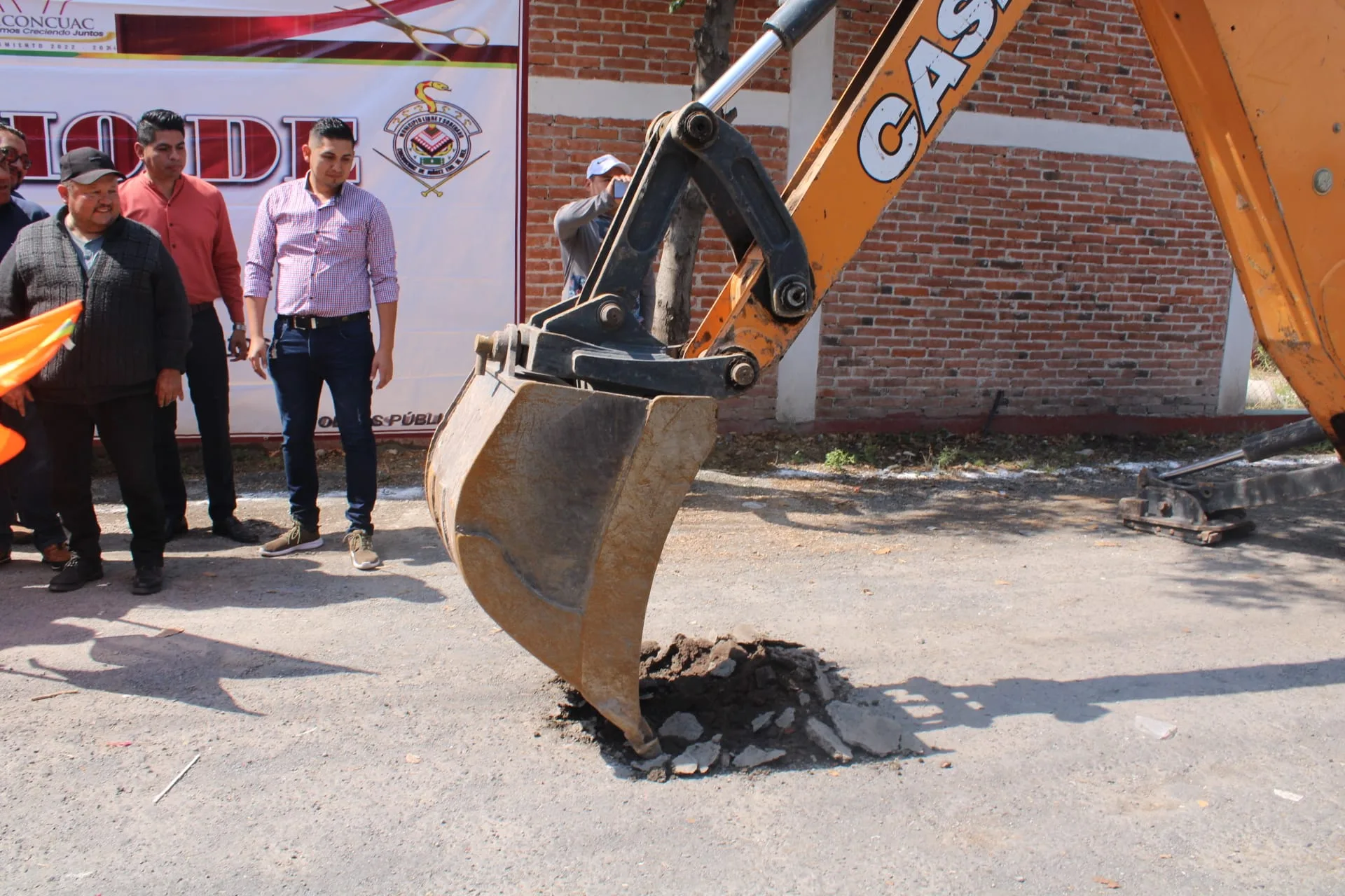 1680446657 Las obras publicas continuan por ello esta manana en la jpg