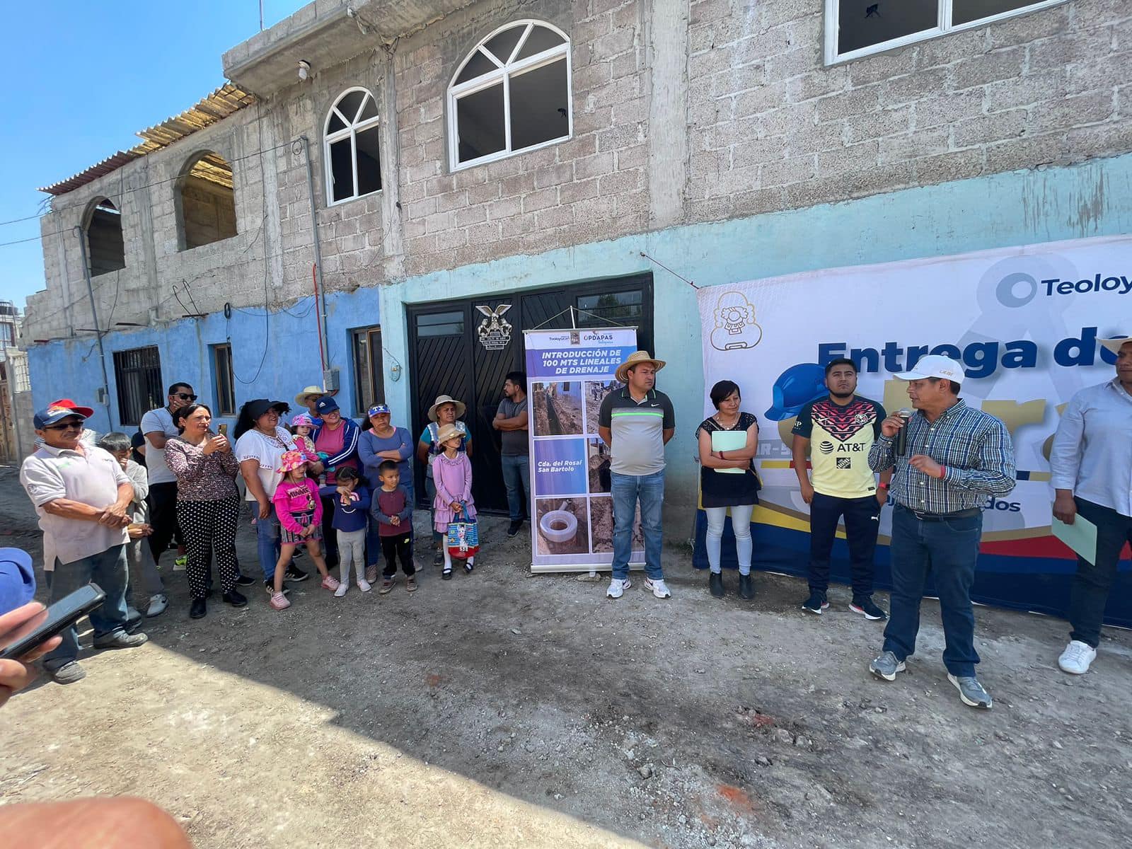 1680452116 Inauguracion de drenaje en cerrada del Rosal El dia de