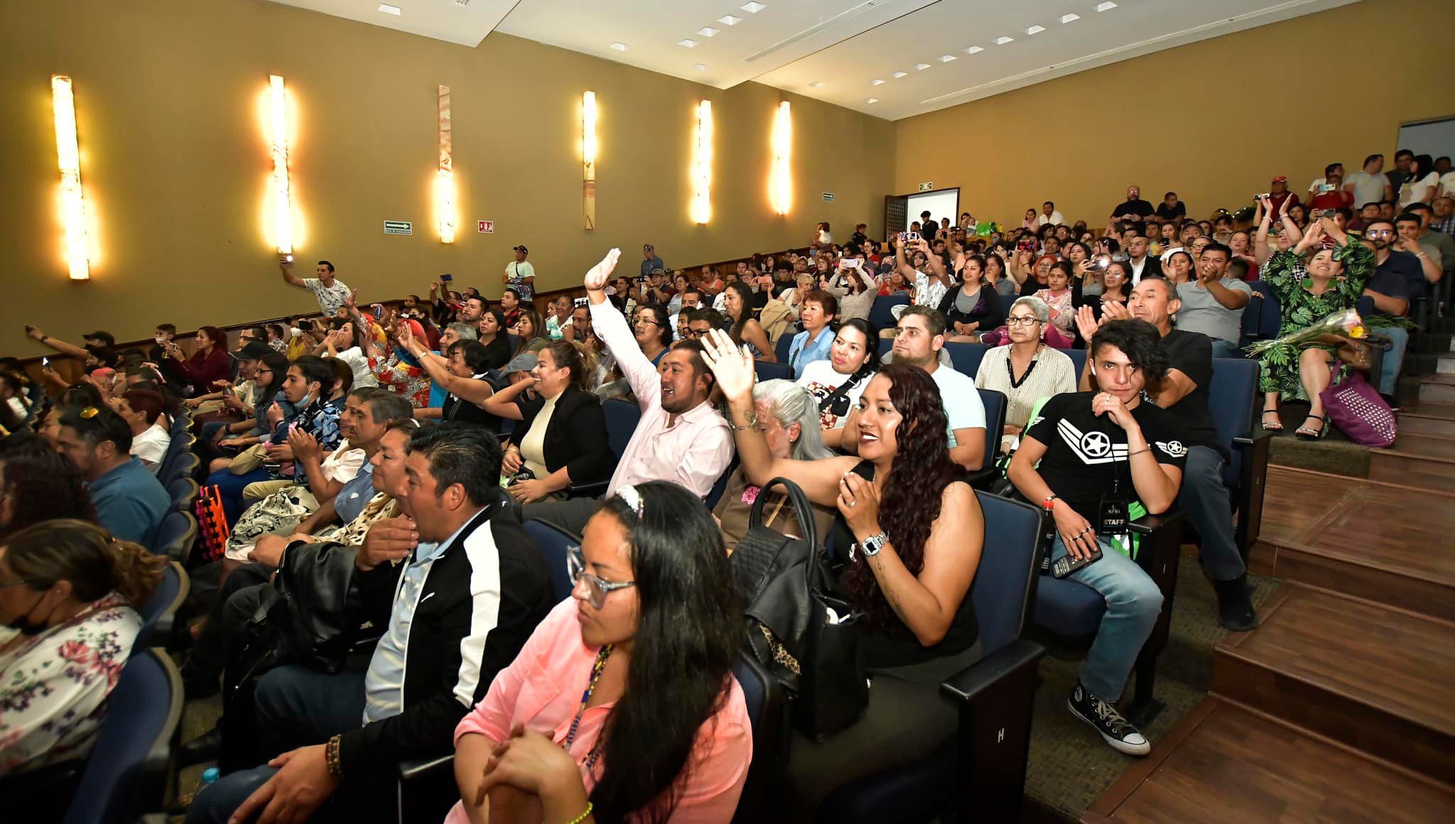 1680454756 116 Una presentacion de ballet clasico y coreografias de musica contemporanea