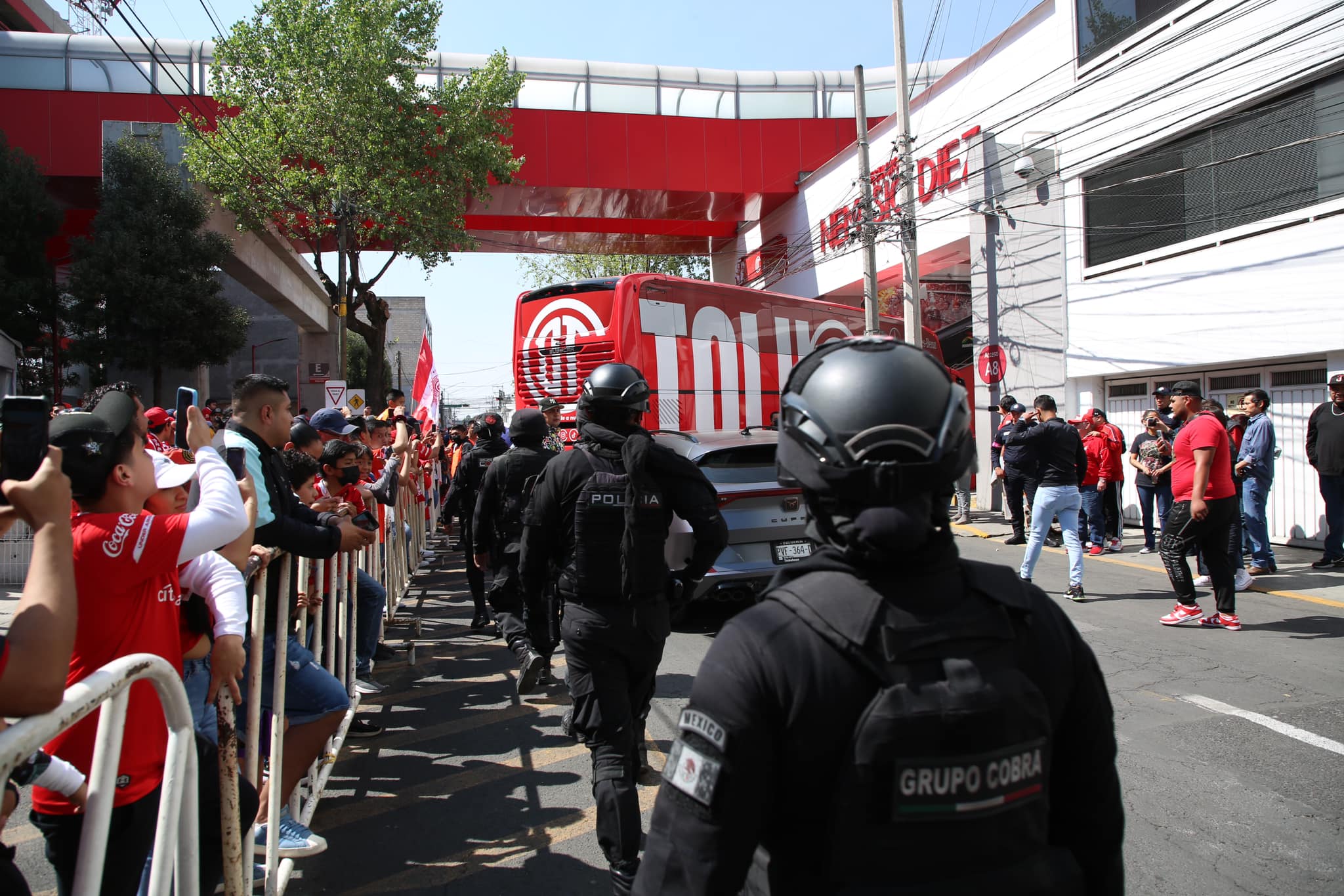 1680466398 327 ¡Estamos trabajando para que el Estadio Nemesio Diez sea el