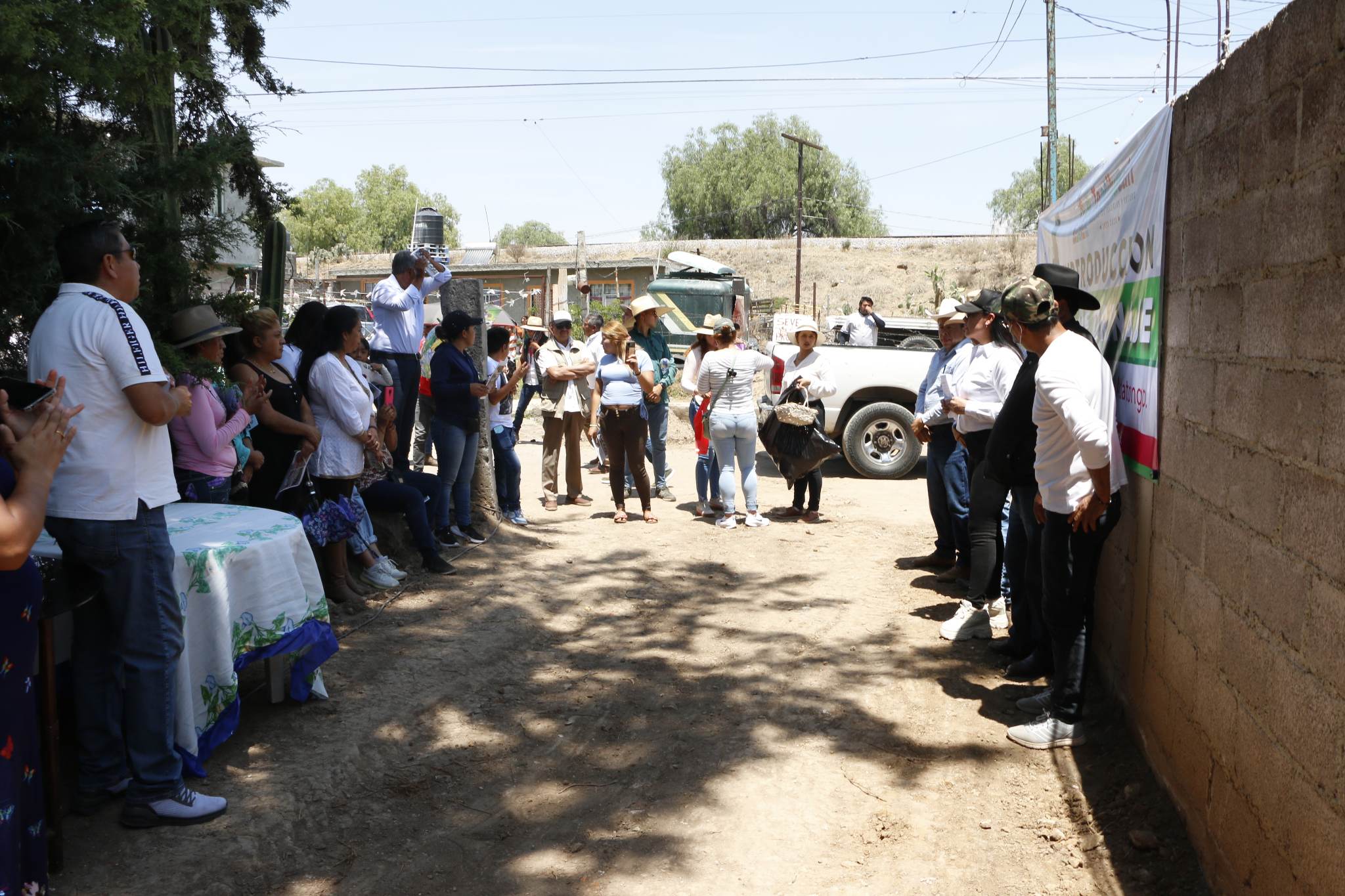 1680466694 389 Entrega de la obra Introduccion de Drenaje Cerrada Los Pinos