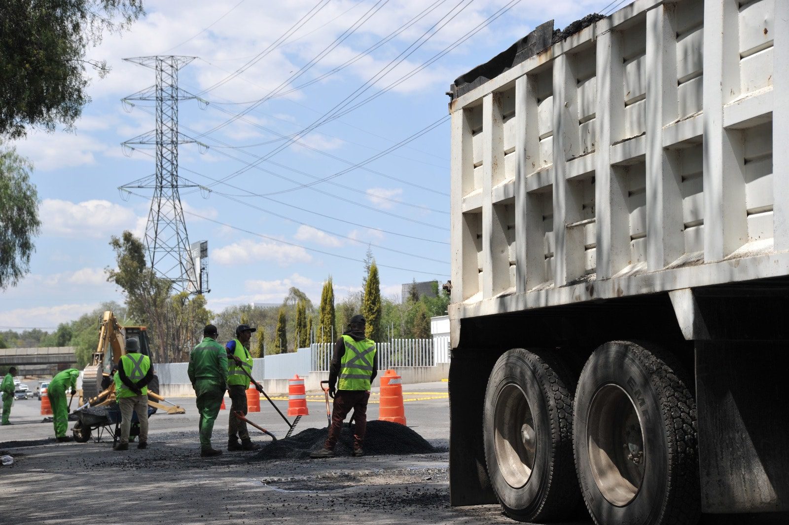 1680470168 151 A traves de la Direccion de Obras Publicas realizamos trabajos