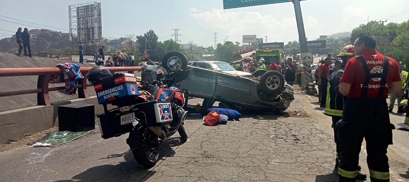 1680816677 332 Bomberos y paramedicos de ProteccionCivil Tlalnepantla y Ecatepec laboran en