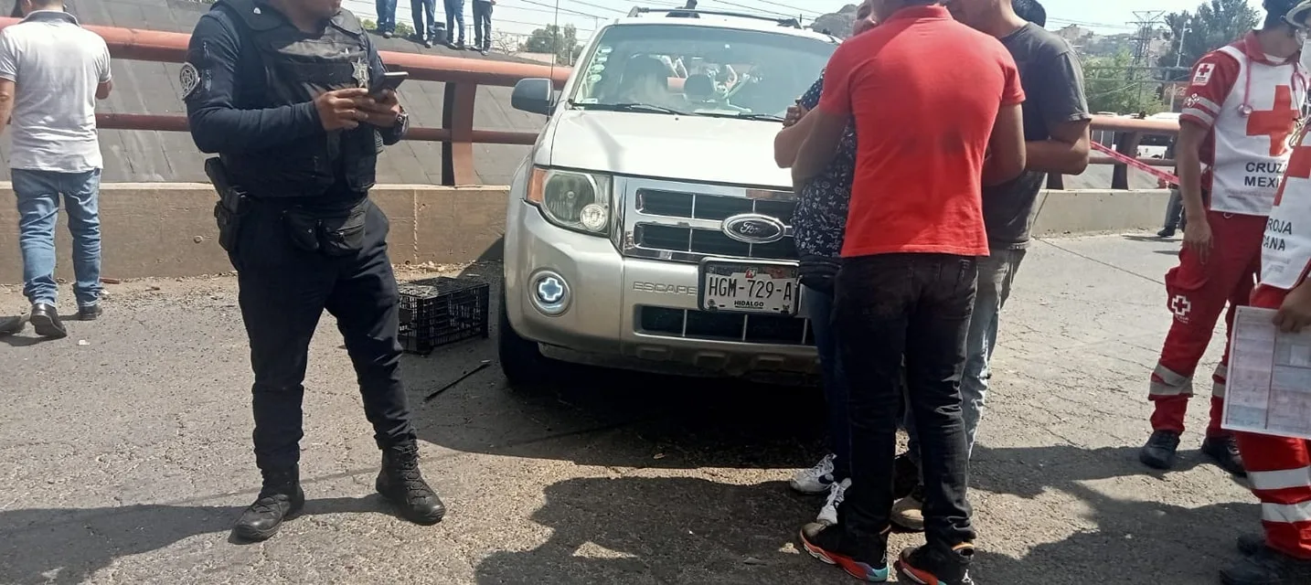 1680816727 Bomberos y paramedicos de ProteccionCivil Tlalnepantla y Ecatepec laboran en jpg