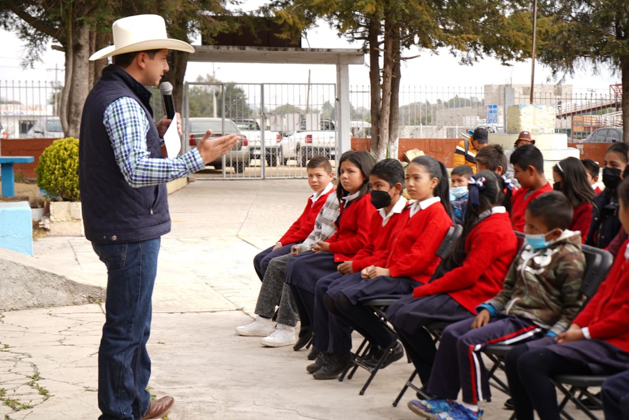 1680822145 21 VisitaEscolar Esta manana el Presidente Municipal de Jilotepec Lic Rodolfo