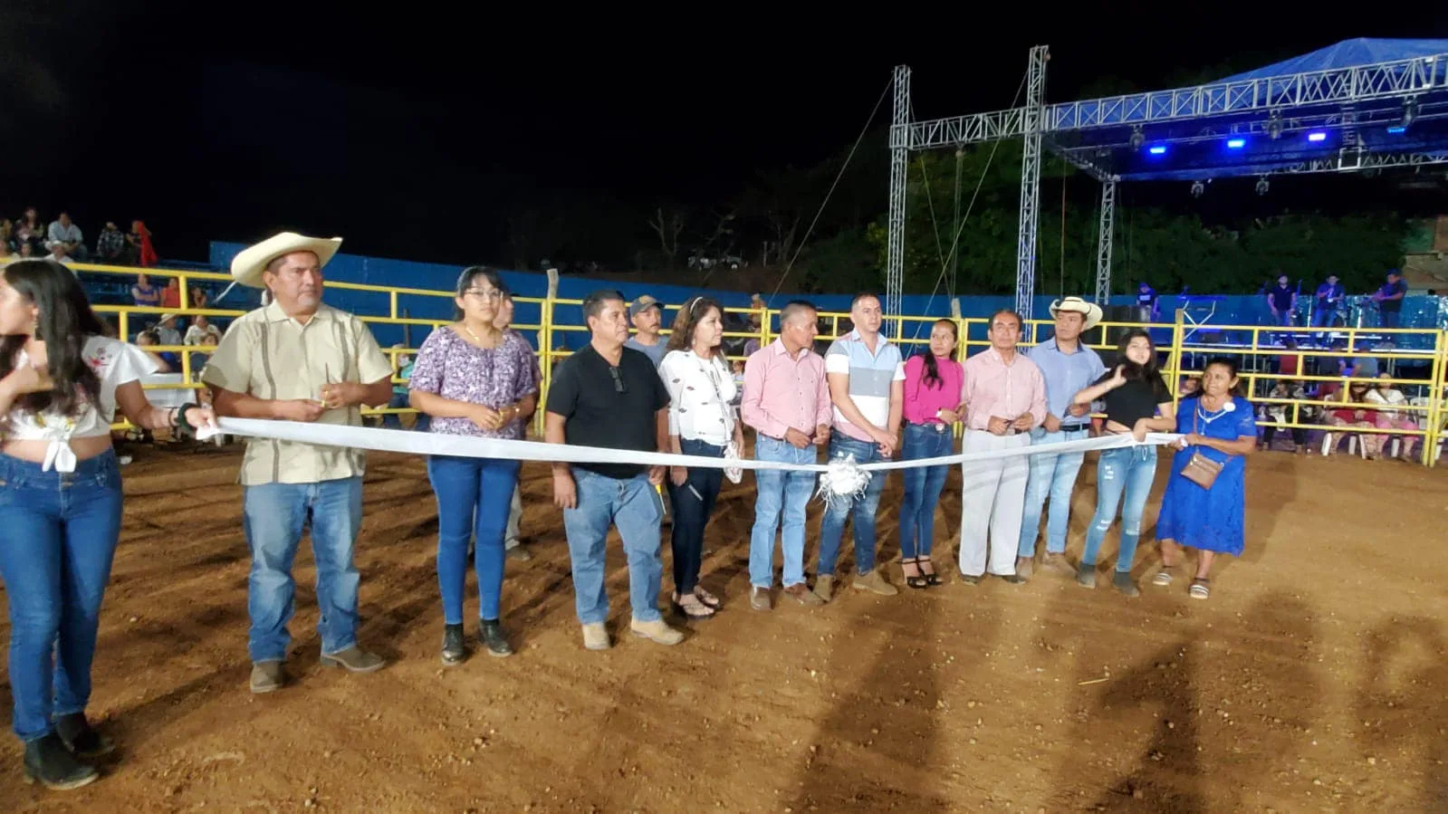 1680878877 Apertura de la feria regional de Santa Ana Zicatecoyan jpg