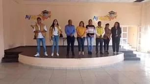 1680881692 Clausura de curso de corte de cabello y peinado en jpg