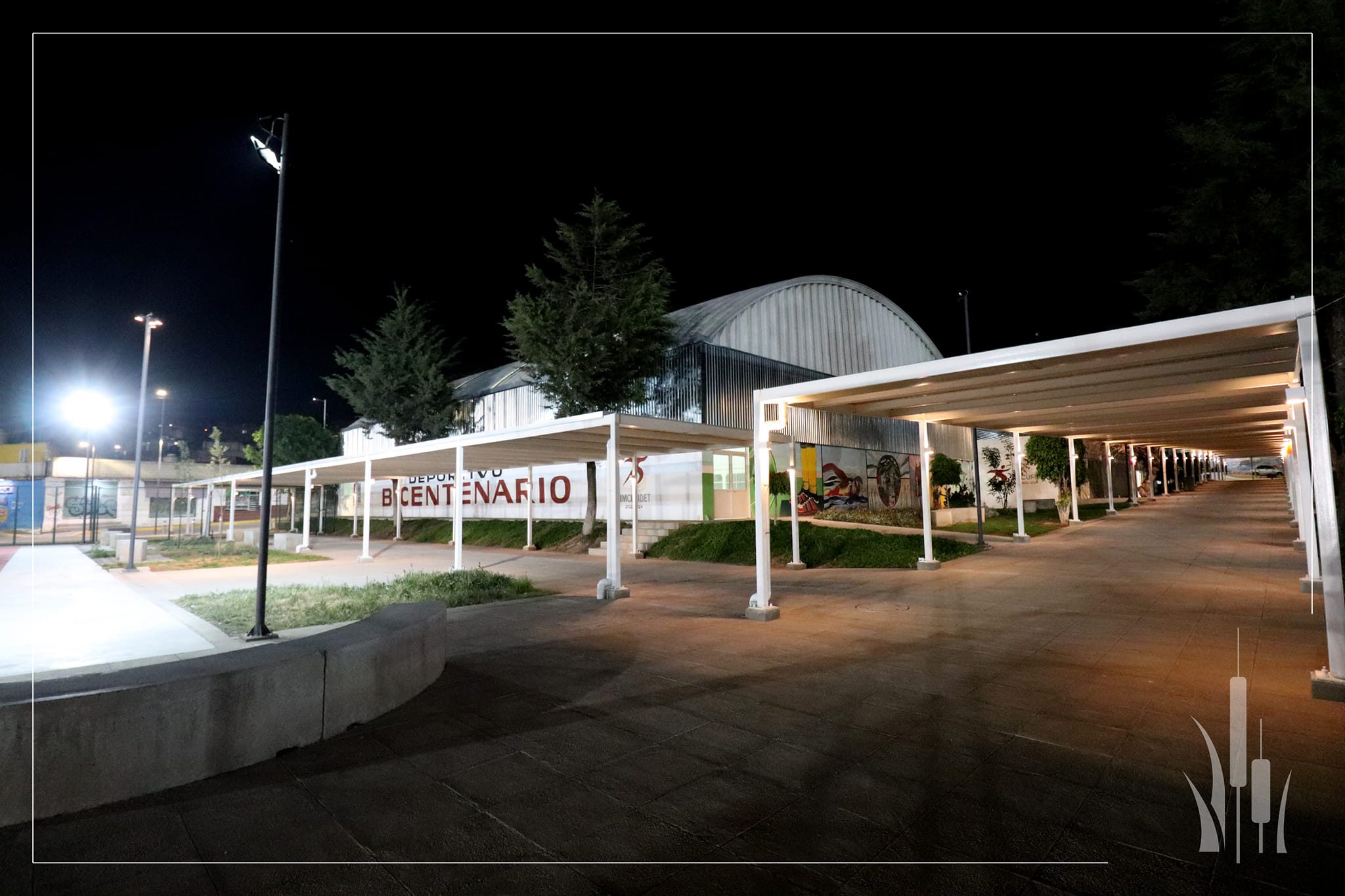 1680893787 940 Asi luce el DeportivoBicentenario de noche espacio seguro iluminado