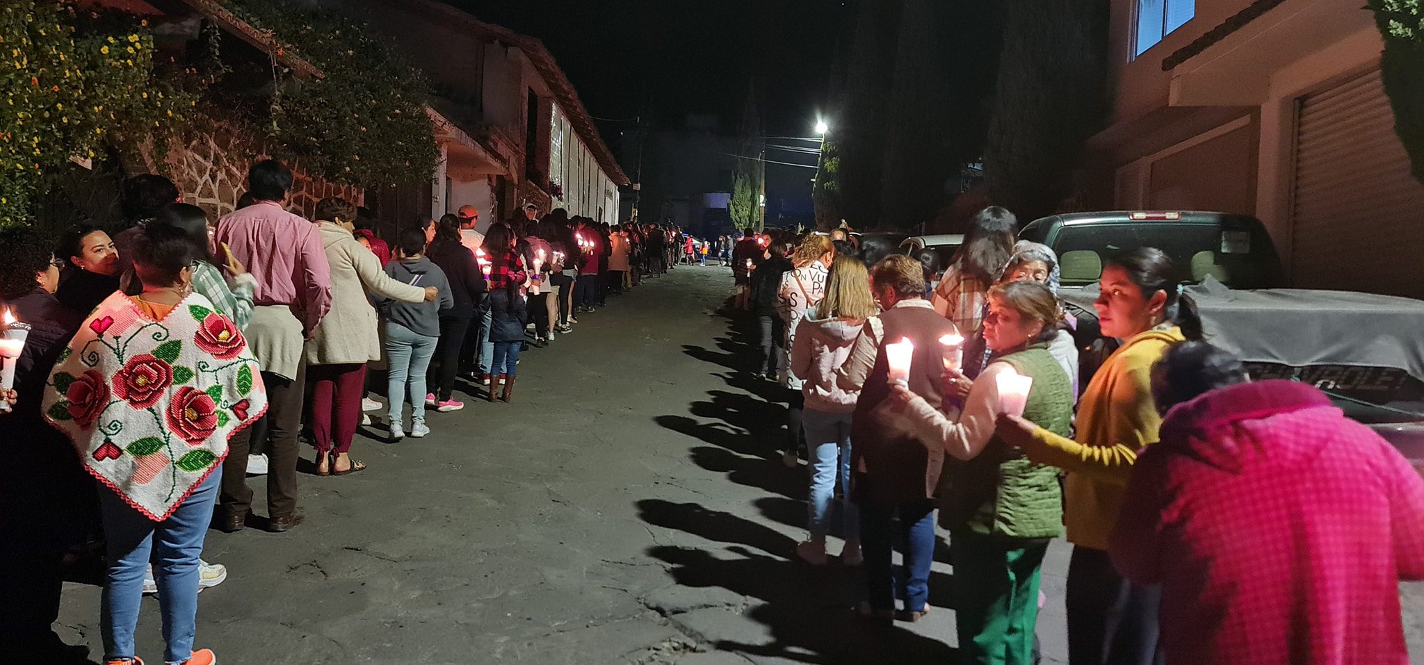 1680956964 99 Jocotitlan vivio esta noche la Procesion del Silencio una arraigada