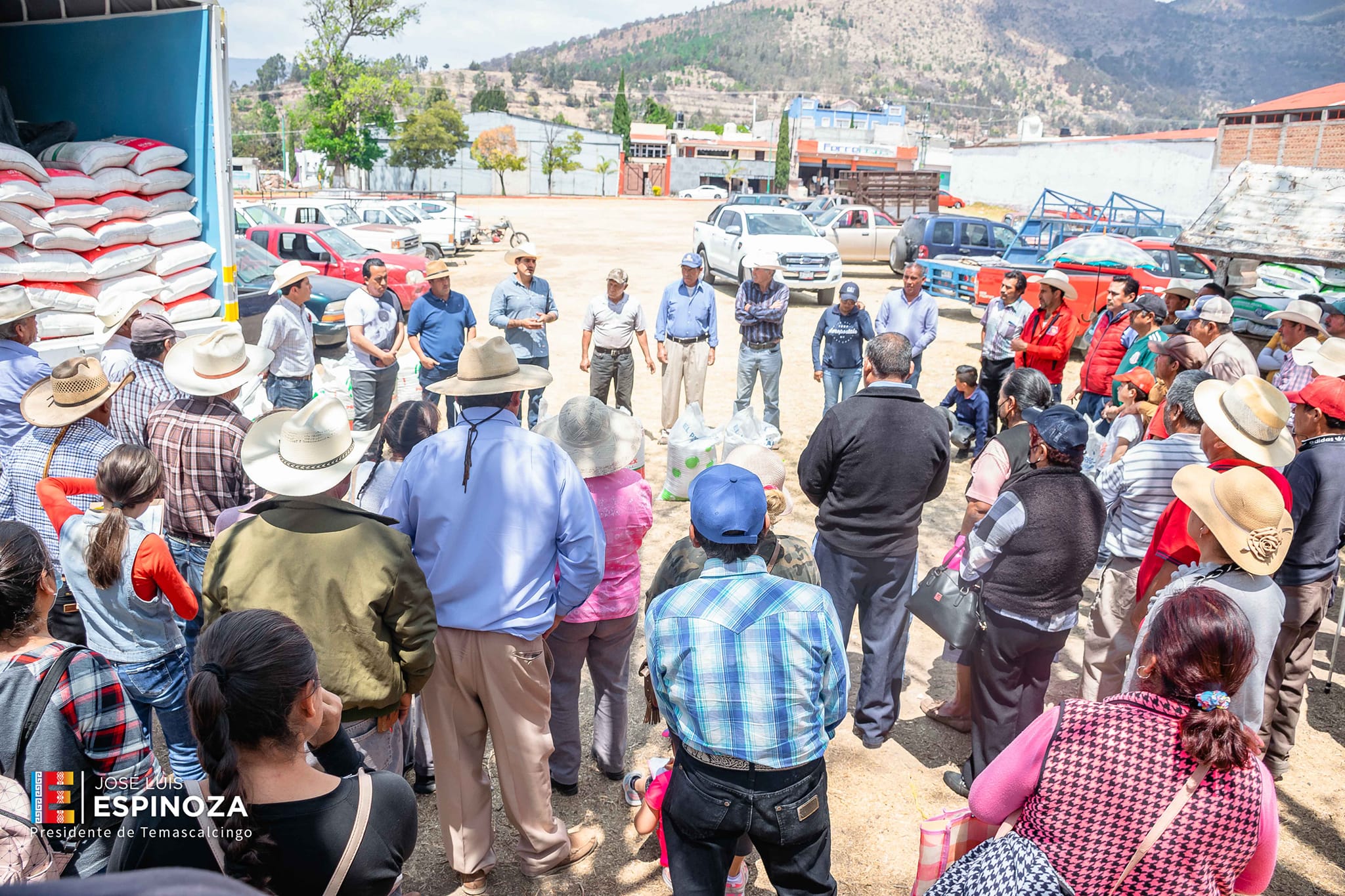 1680967756 700 Trabajando Juntos por el Campo Apoyando a los diferentes productores