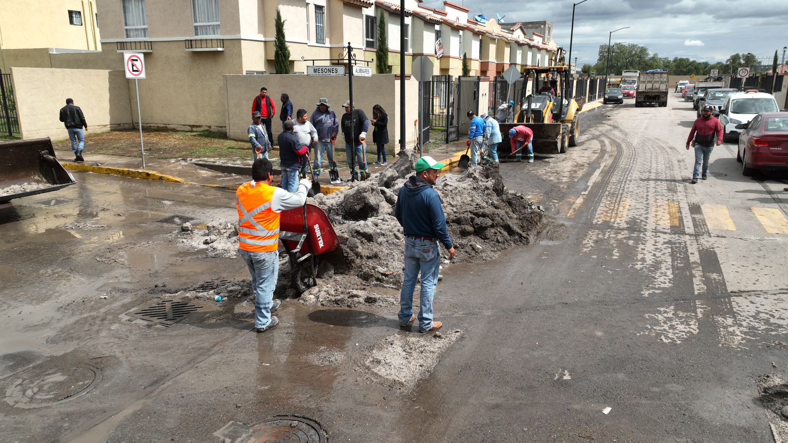 1681246037 831 Intensificamos los trabajos de las cuadrillas de auxilio y de