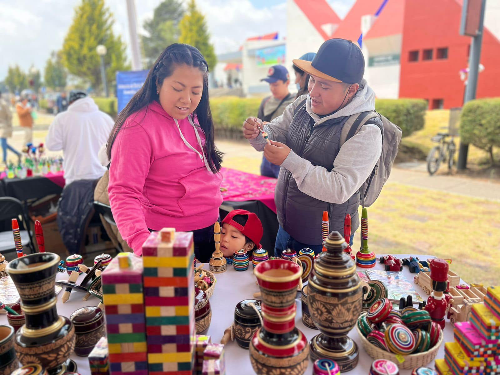 1681311205 521 Las artesanias de SanAntonioLaIsla presentes en FestinArte en el Centro