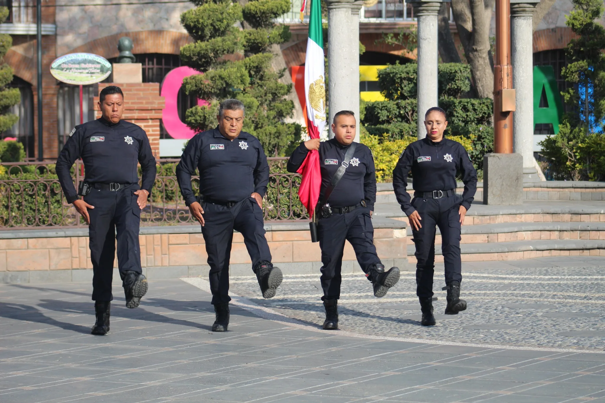 1681767640 Esta manana se llevaron a cabo los honores a la jpg