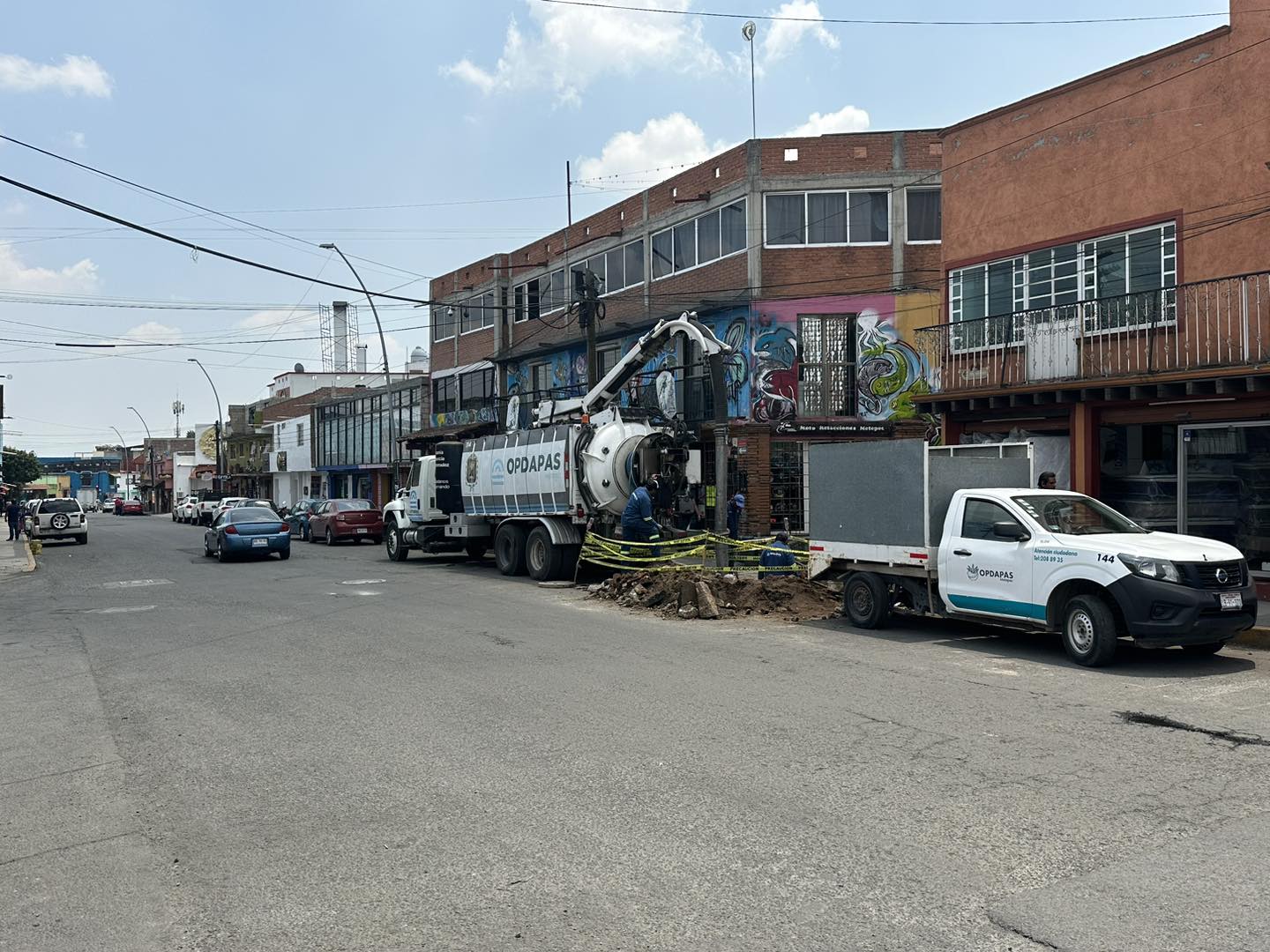 1681846859 Toma precauciones Afectacion en un carril de Av Estado de