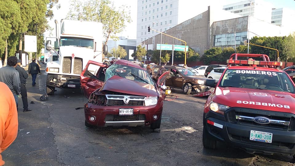 1682006838 386 Bomberos y Paramedicos de Proteccion Civil Tlalnepantla atienden un fuerte