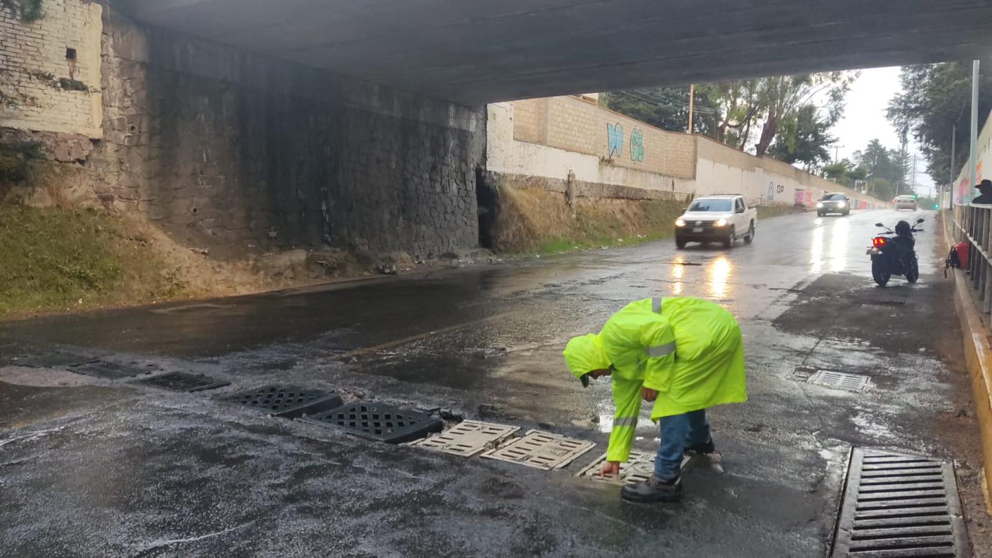 1682080577 720 Operativo de limpieza y apertura de rejillas ante la lluvia