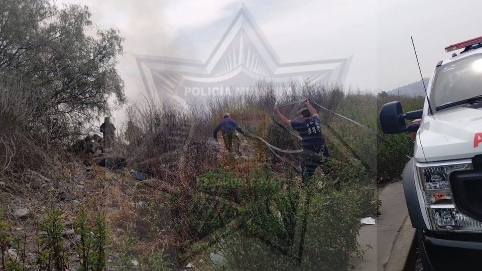 1682189189 996 AlMomento Elementos del cuerpo de Bomberos y Grupo Titanes