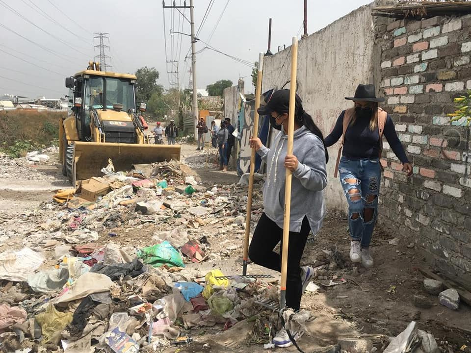 1682197459 594 DEMANDA CIUDADANA ATENDIDA EN CALLE CANAL RIO DE LA COMPANIA