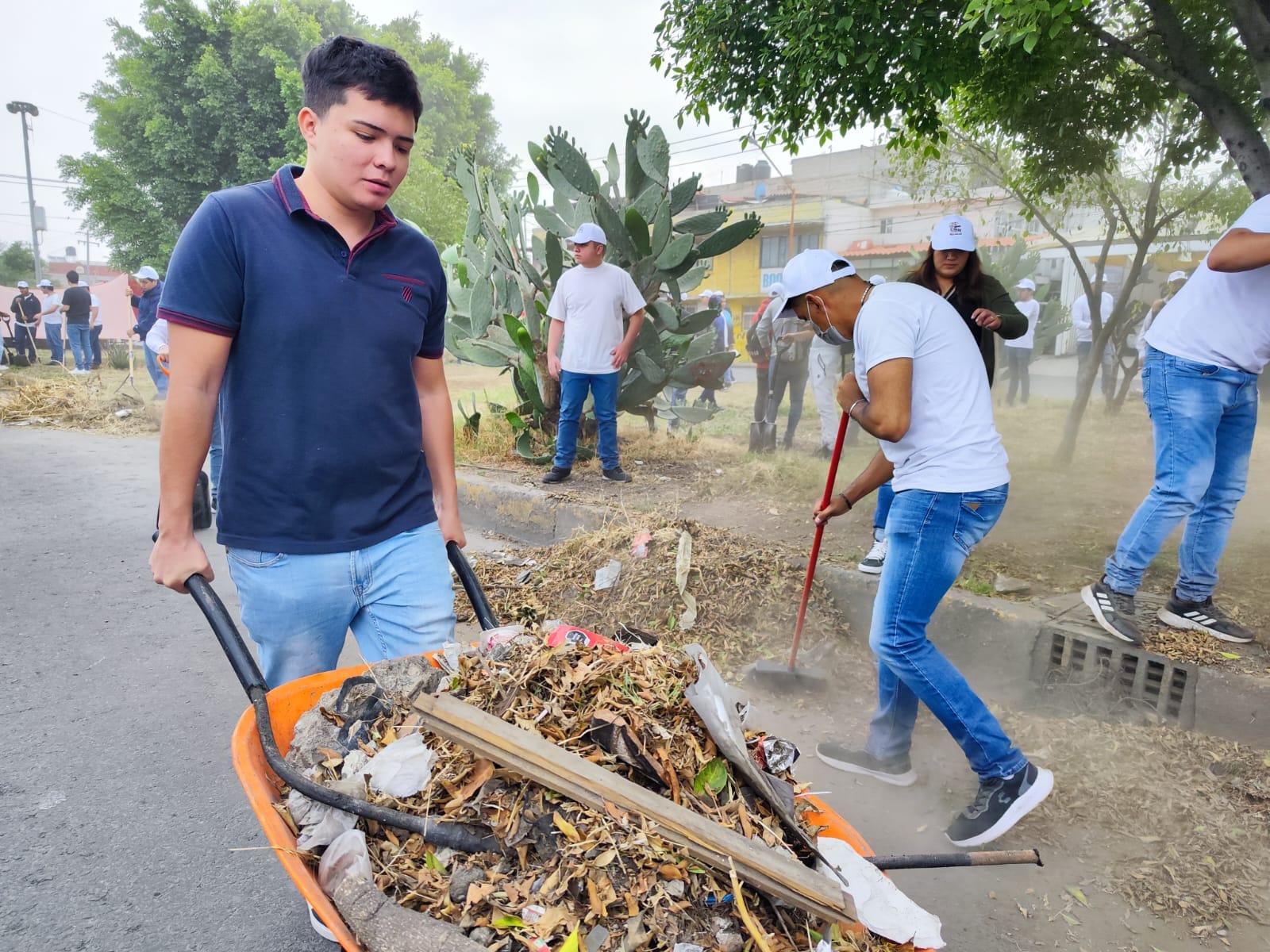 1682259566 307 Jovenes reclutas del ServicioMilitarNacional brindaron su esfuerzo a la comunid