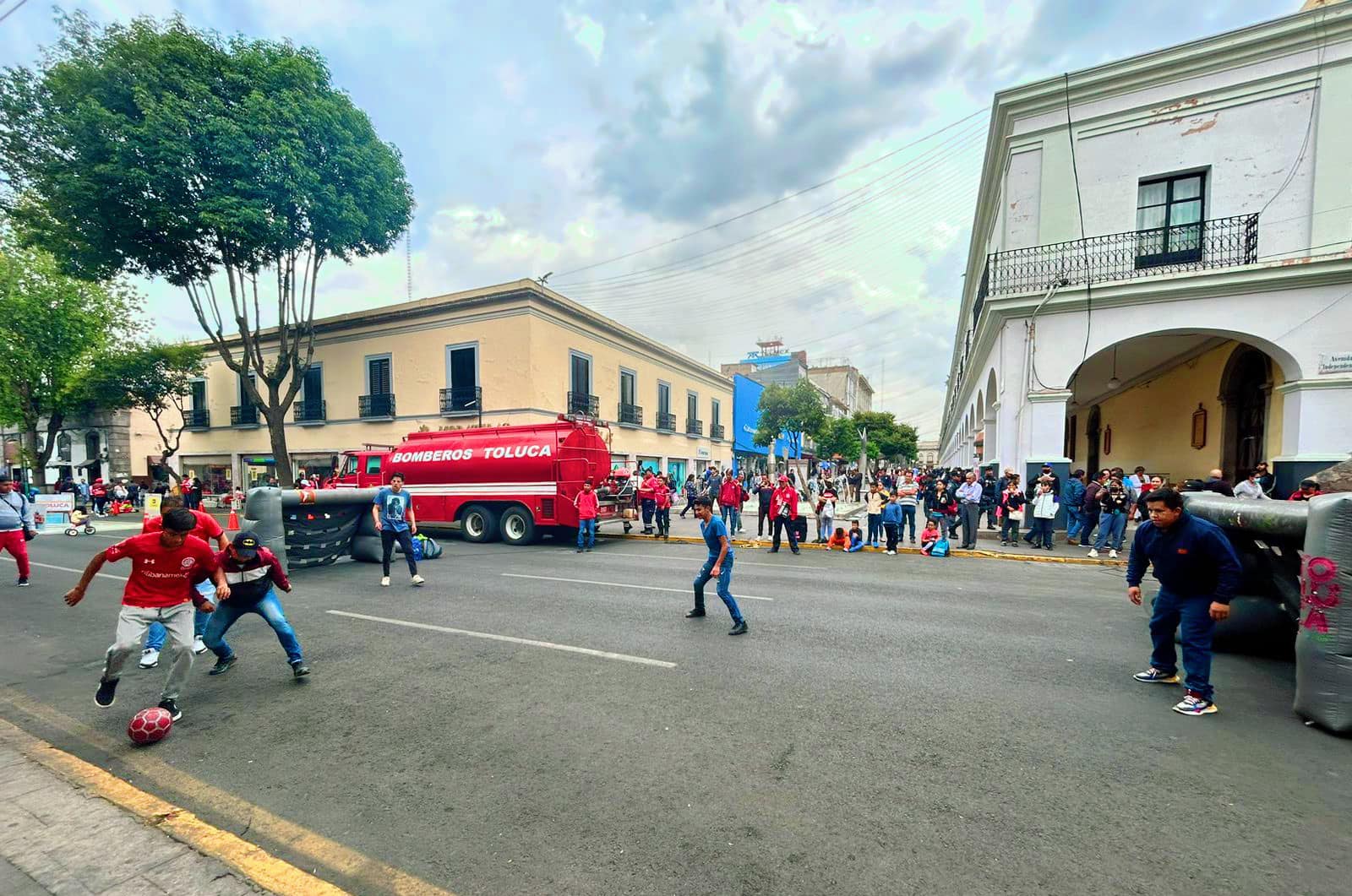 1682289696 790 ¡Cientos de familias se encuentran disfrutando de nuestro Centro Historico