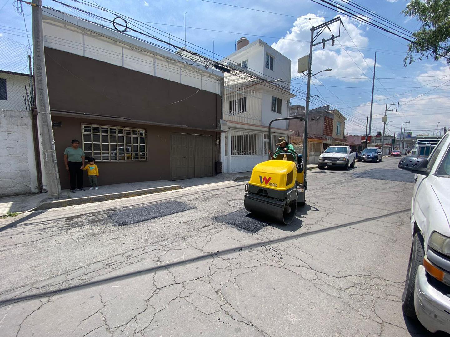 1682363421 16 ¡Informacion importante Por trabajos de bacheo la calle Camino Viejo