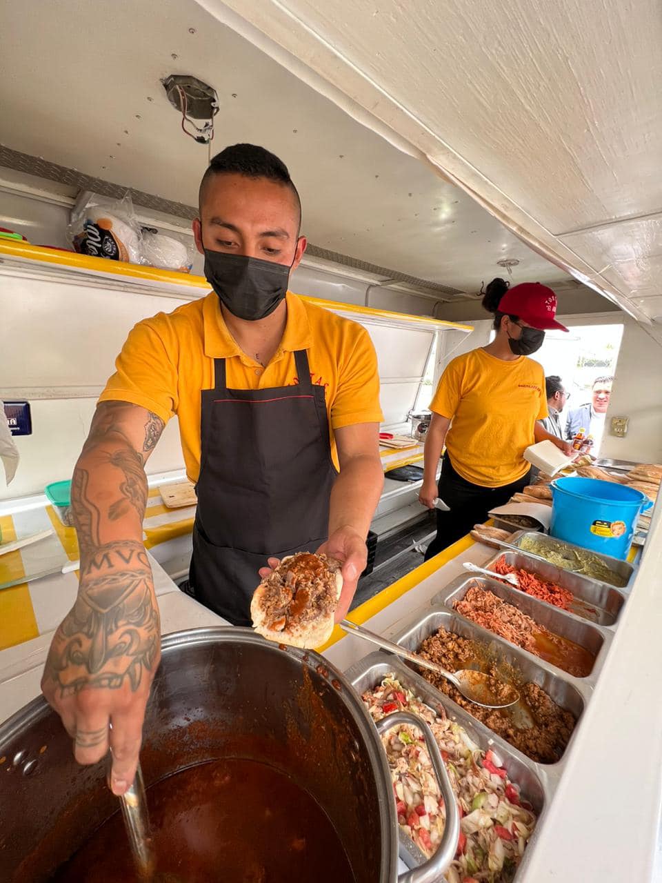 1682370685 757 Por fin estan en Metepec las famosas Tortas el ojeis