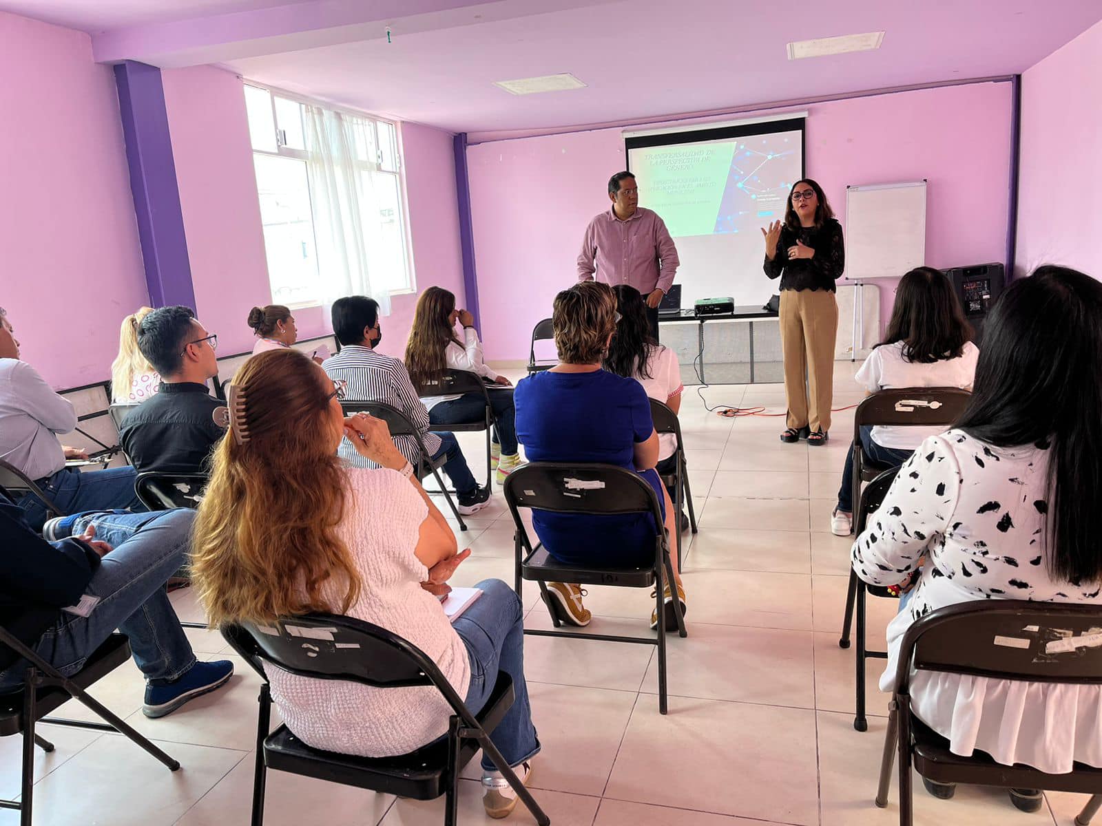 1682372465 El Instituto de la Mujer capacita a las funcionarias y