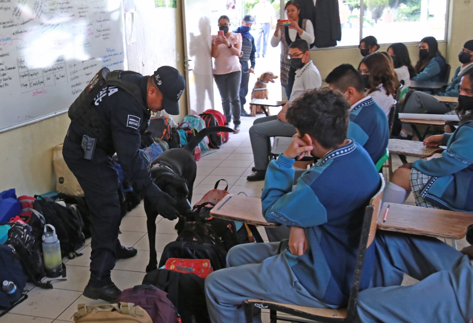 1682534969 548 Para mantener escuelas seguras ayer la Direccion de Seguridad Publica