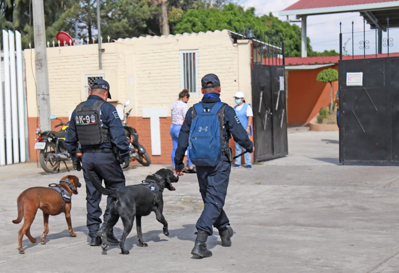 1682534982 147 Para mantener escuelas seguras ayer la Direccion de Seguridad Publica