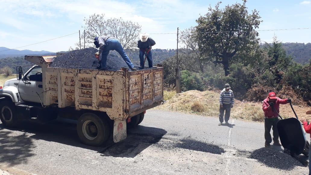 1682599397 955 Vecinas y vecinos que transitan por Santa Clara de Juarez