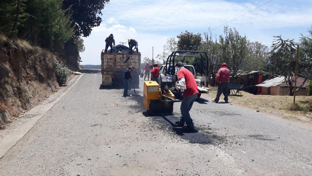 1682599408 176 Vecinas y vecinos que transitan por Santa Clara de Juarez