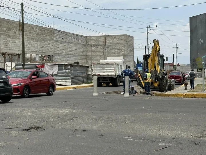 1682638853 Tomen precaucion Reduccion de carril en Av Adolfo Lopez Mateos jpg