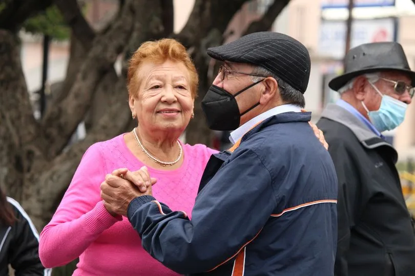 1682704010 Ven al viernes de bailongo y disfruta una linda tarde jpg