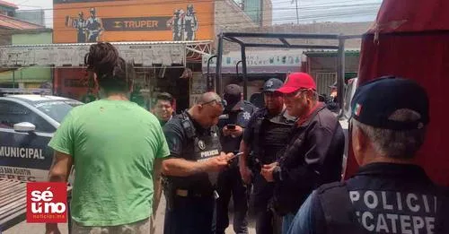 1682708986 En Ecatepec fuertes rachas de viento derriban 7 arboles jpg