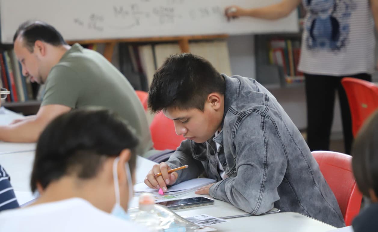 1682799619 60 Como parte de la preparacion para el examen que imparte