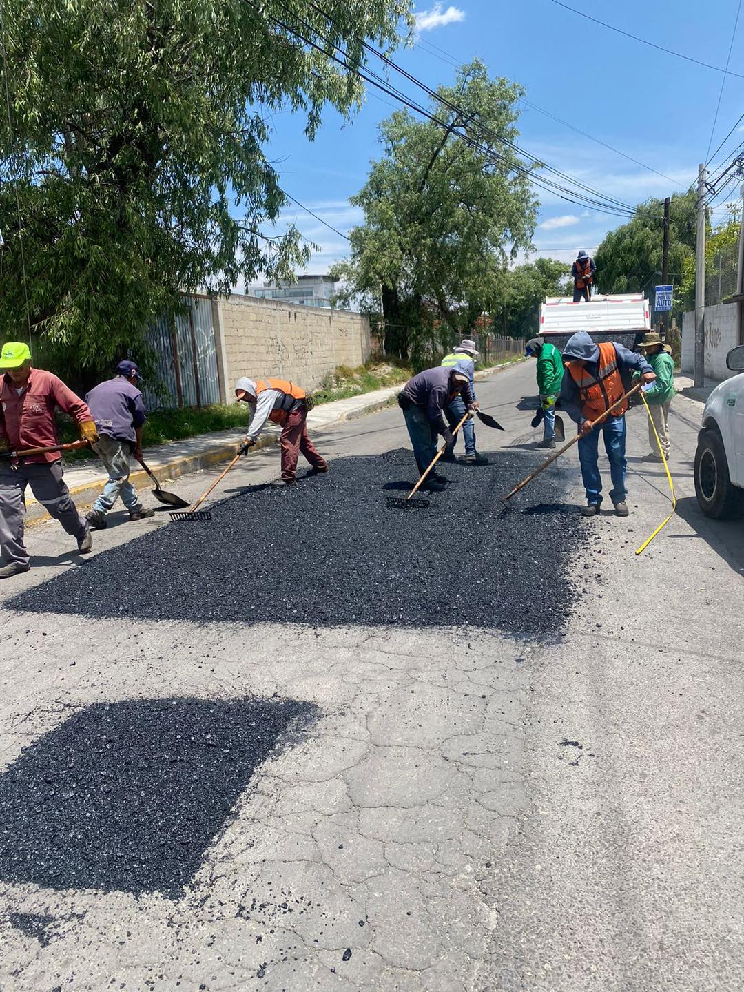 ¡Informacion importante Por trabajos de bacheo la calle Camino Viejo