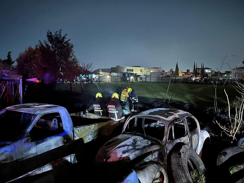 1683031756 Elementos de Proteccion Civil y Bomberos sofocaron incendio en un