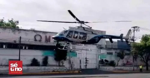 1683049066 En Ecatepec Jaguar 1 traslada a un hombre que perdio jpg