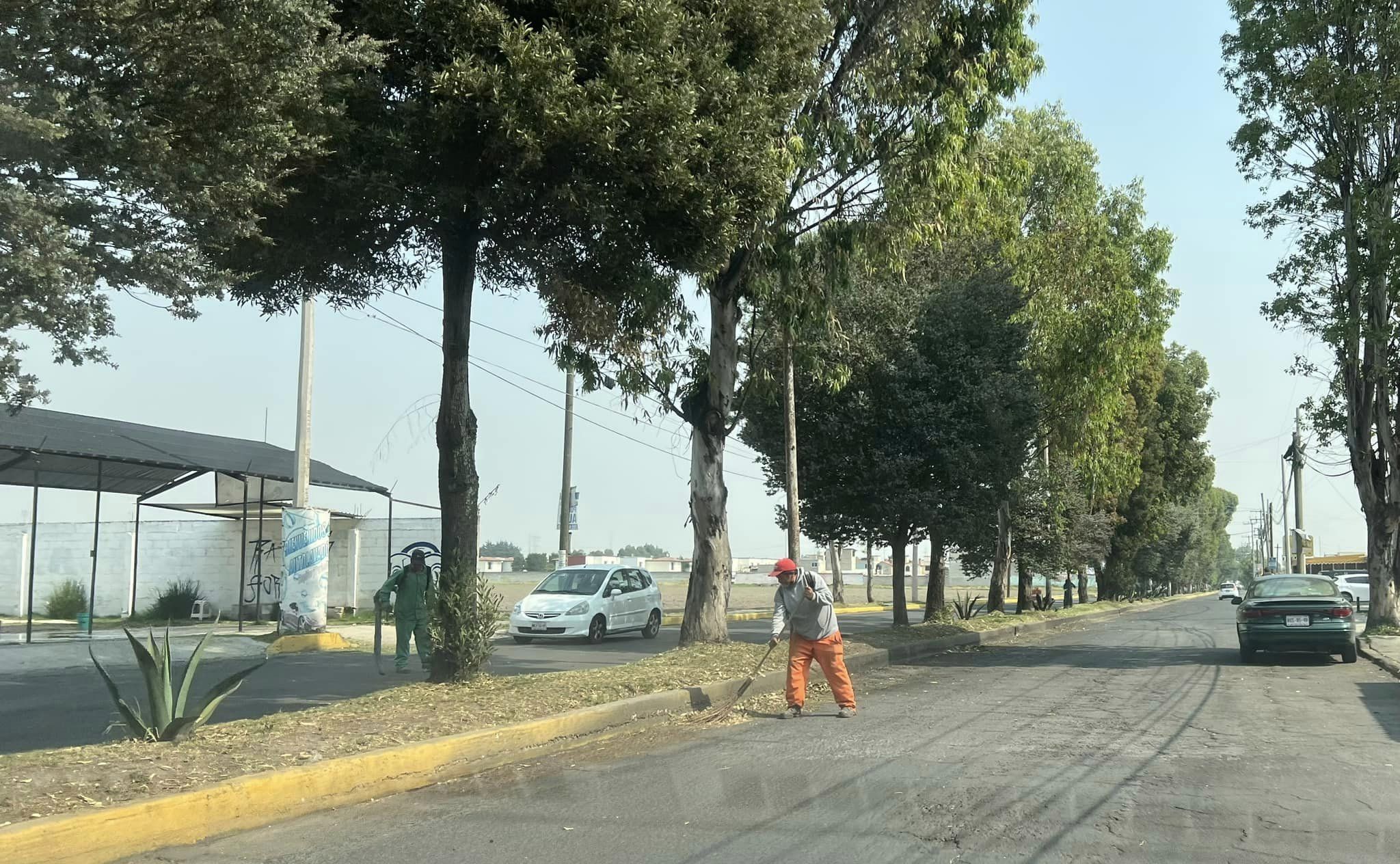 1683217714 323 Toma precauciones Carril cerrado en Av Adolfo Lopez Mateos