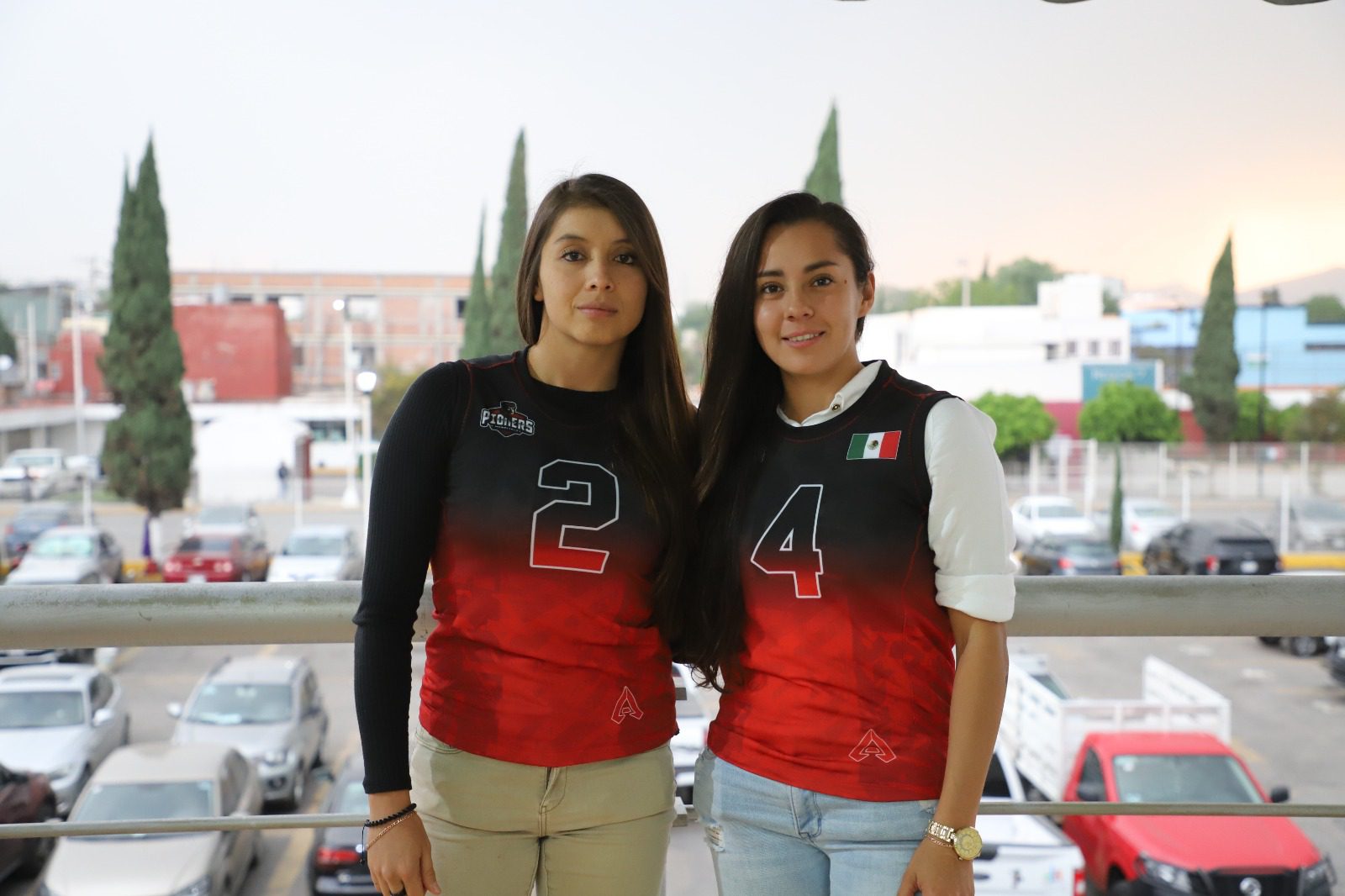 1683378029 595 El equipo femenil PIONERS L´HOSPITALET de futbol flag estrena nueva