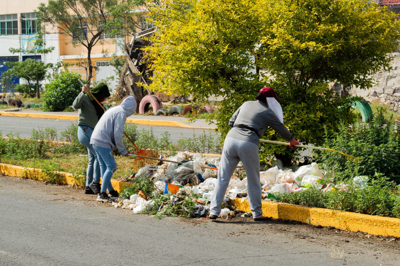 1683406882 119 GOBIERNO DE CHIMALHUACAN REALIZA JORNADA DE LIMPIEZA EN CAMELLON DEL