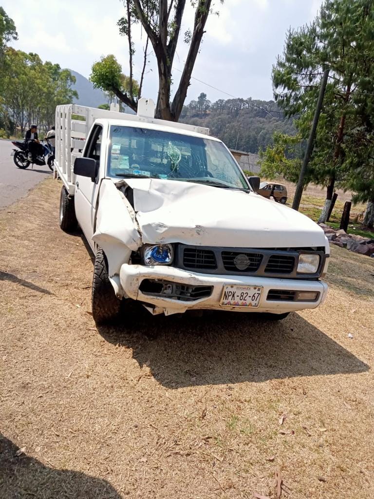 1683655207 Se atiende un incidente en la carretera Atlacomulco Temascalcingo ya se