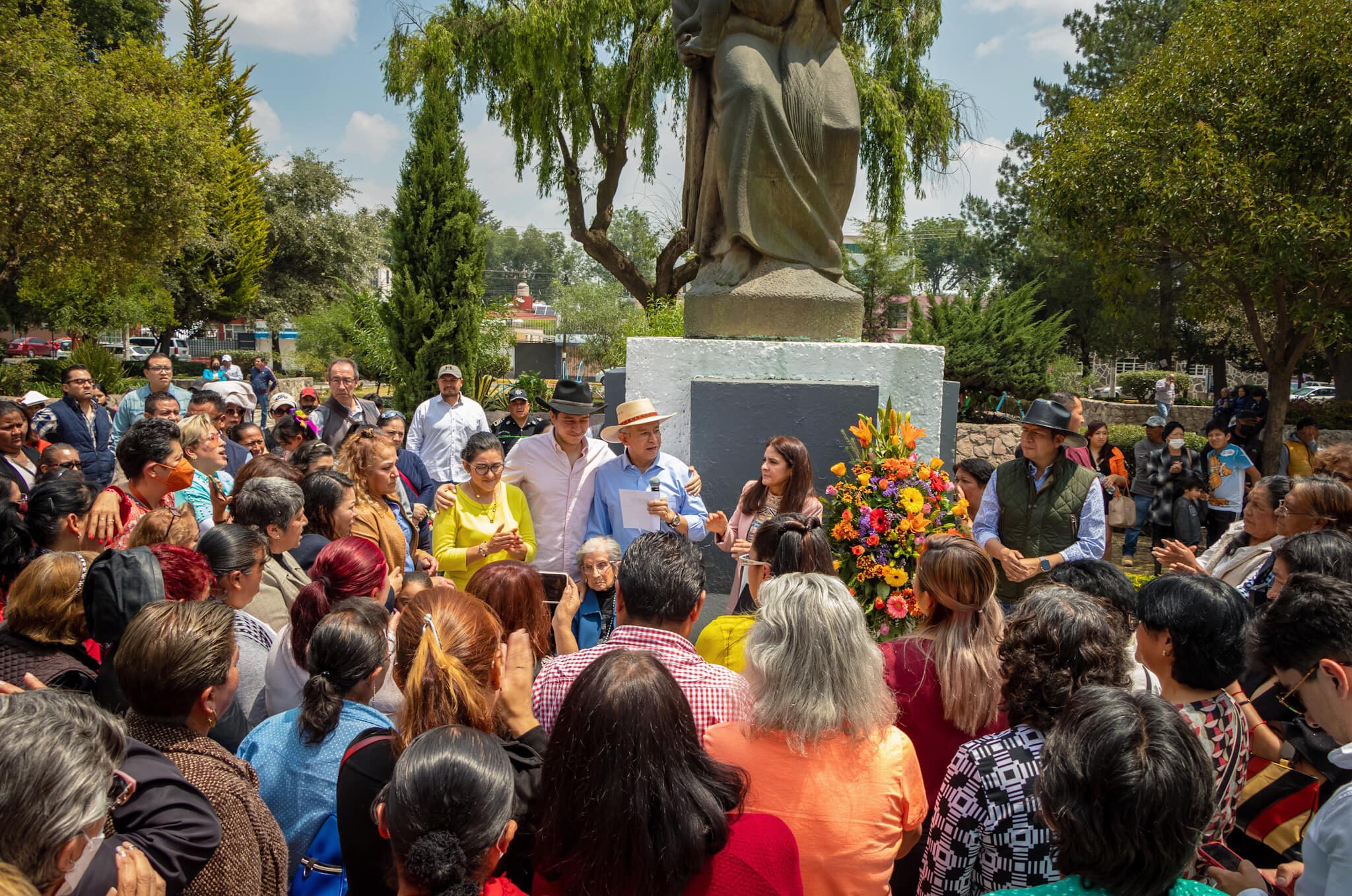 1683751766 997 Celebramos el DiaDeLasMadres con mas de 500 mamas toluquenas en