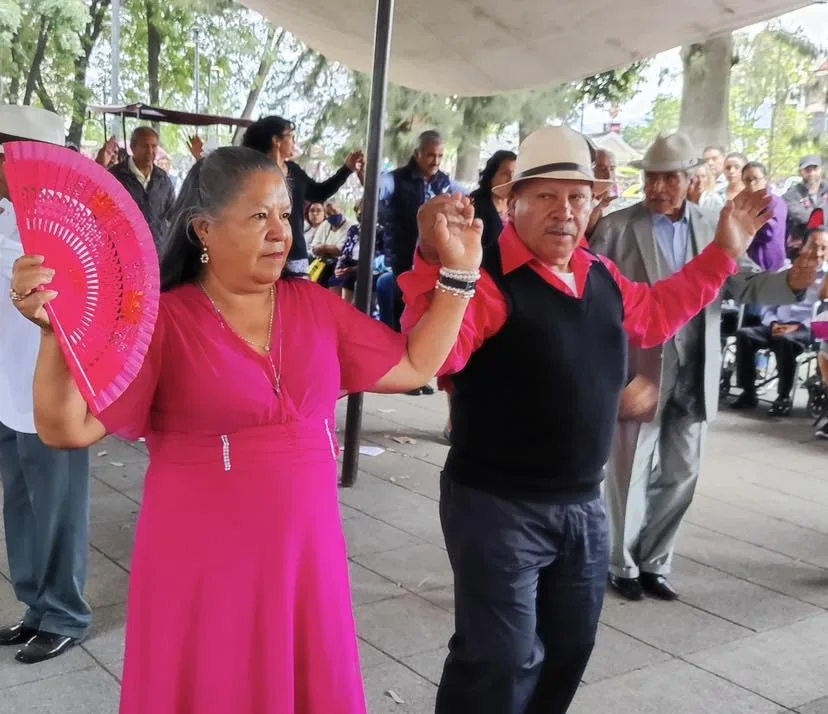 1683812767 La lluvia no detiene las TardesDelDanzon en el Jardin Municipal jpg