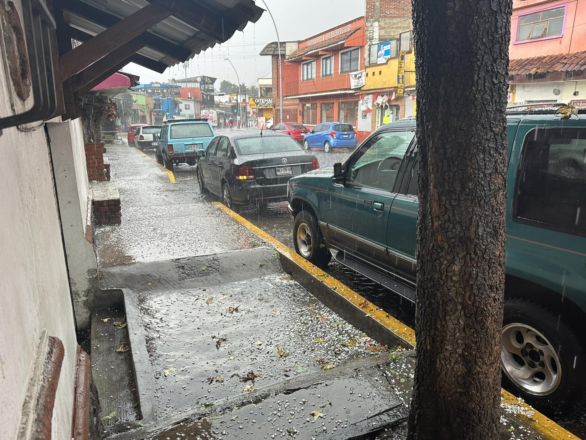 1683933866 211 Llueve en Metepec Maneja con precaucion y enciende las luces