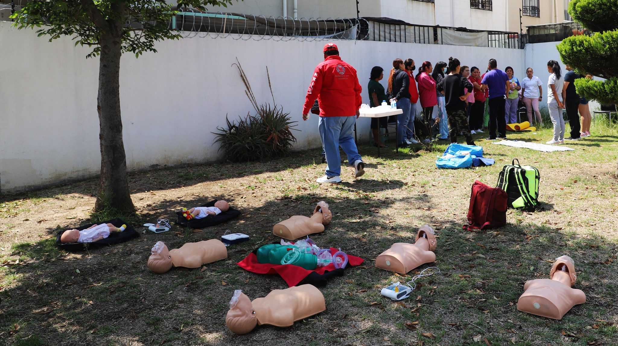 1684006883 992 Vecinas y vecinos de la cerrada Nogales del fraccionamiento Alamos